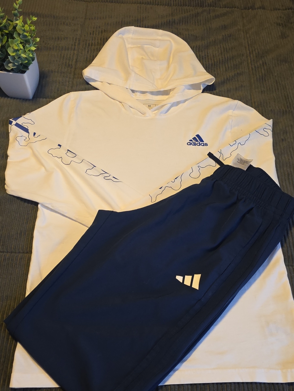 ADIDAS YOUTH White T Shirt Hoodie & Navy Blue Joggers Set